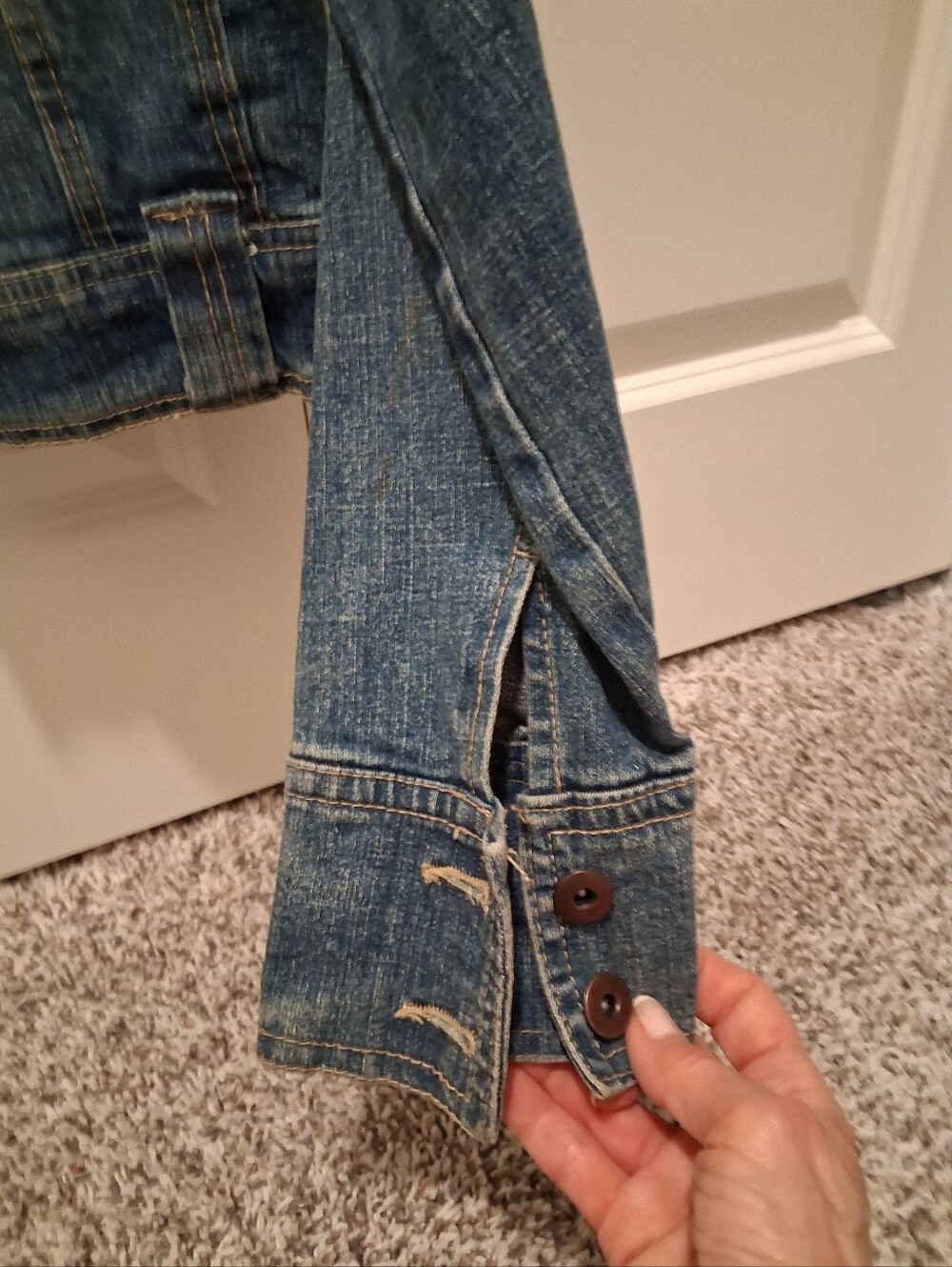 Cropped Denim Jacket - Picture 4 of 6